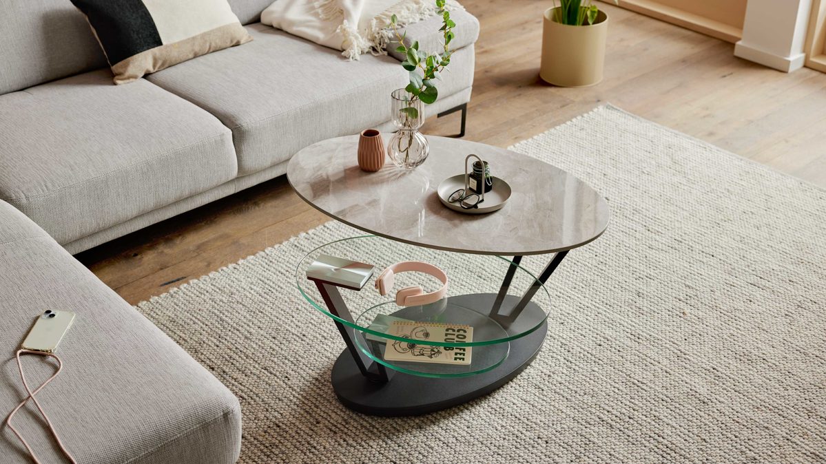 Couchtisch Interliving aus Keramik in Beige Interliving Couchtisch Serie 6230 travertinfarbene Keramik & Klarglas - 95 - 150 x 60 cm