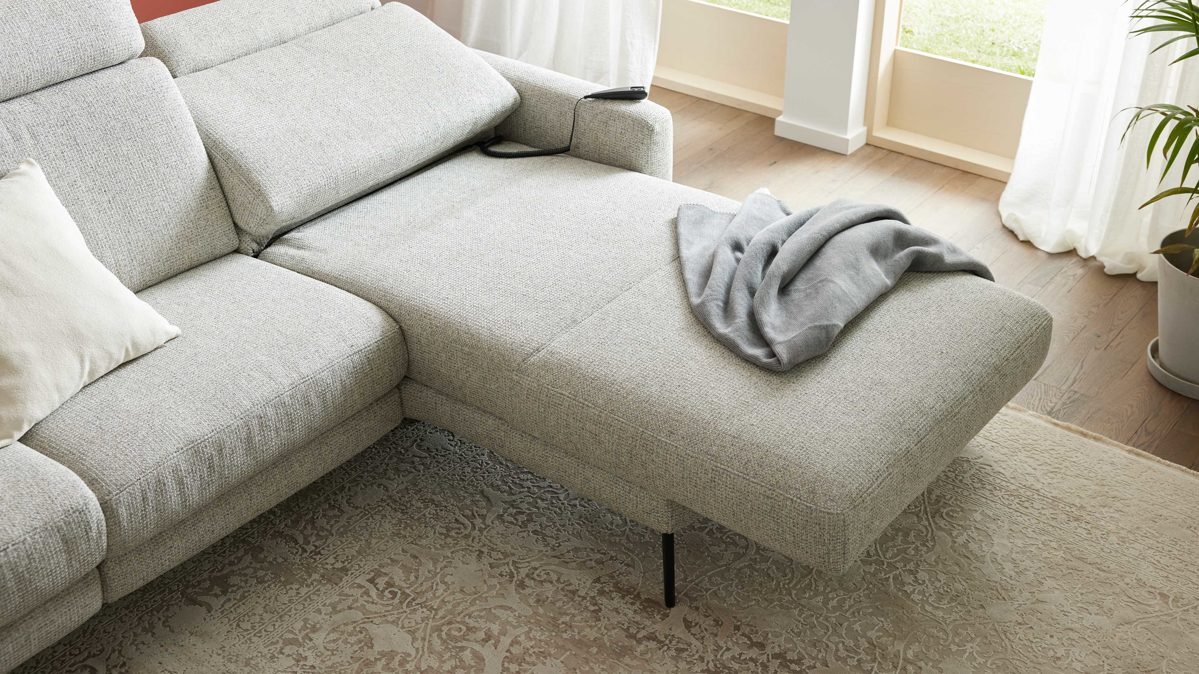 Funktion Interliving aus Metall in Transparent Interliving Sofa Serie 4066 – Liegefunktion motorisch