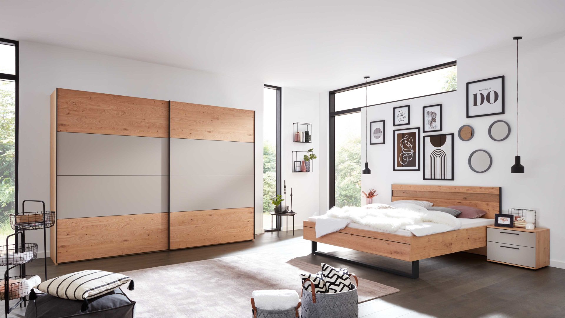 Komplettzimmer Interliving aus Holz in Grau Interliving Schlafzimmer Serie 1024 – Komplettzimmer Design 25, vierteilig - Taupe & Balkeneiche