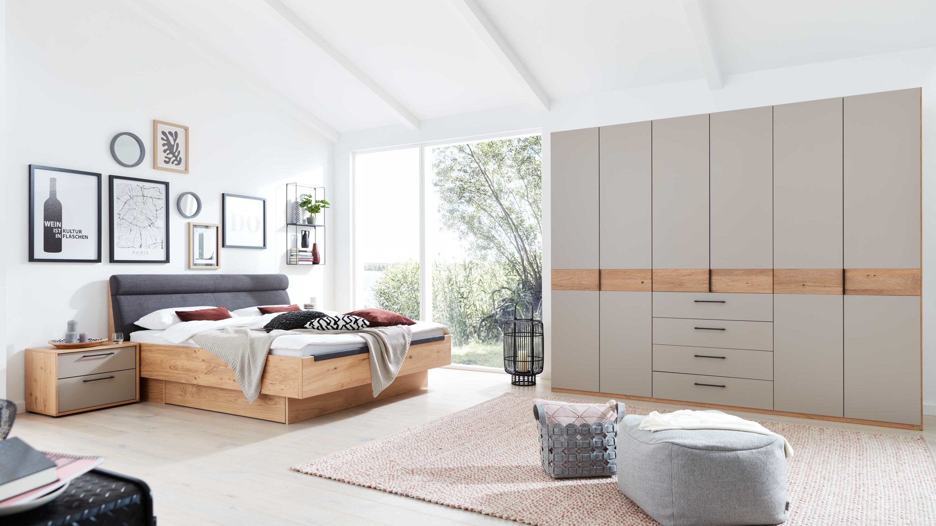 Komplettzimmer Interliving aus Holz in Grau Interliving Schlafzimmer Serie 1023 – Komplettzimmer Funktionsschrank - Taupe & Balkeneiche, vierteilig