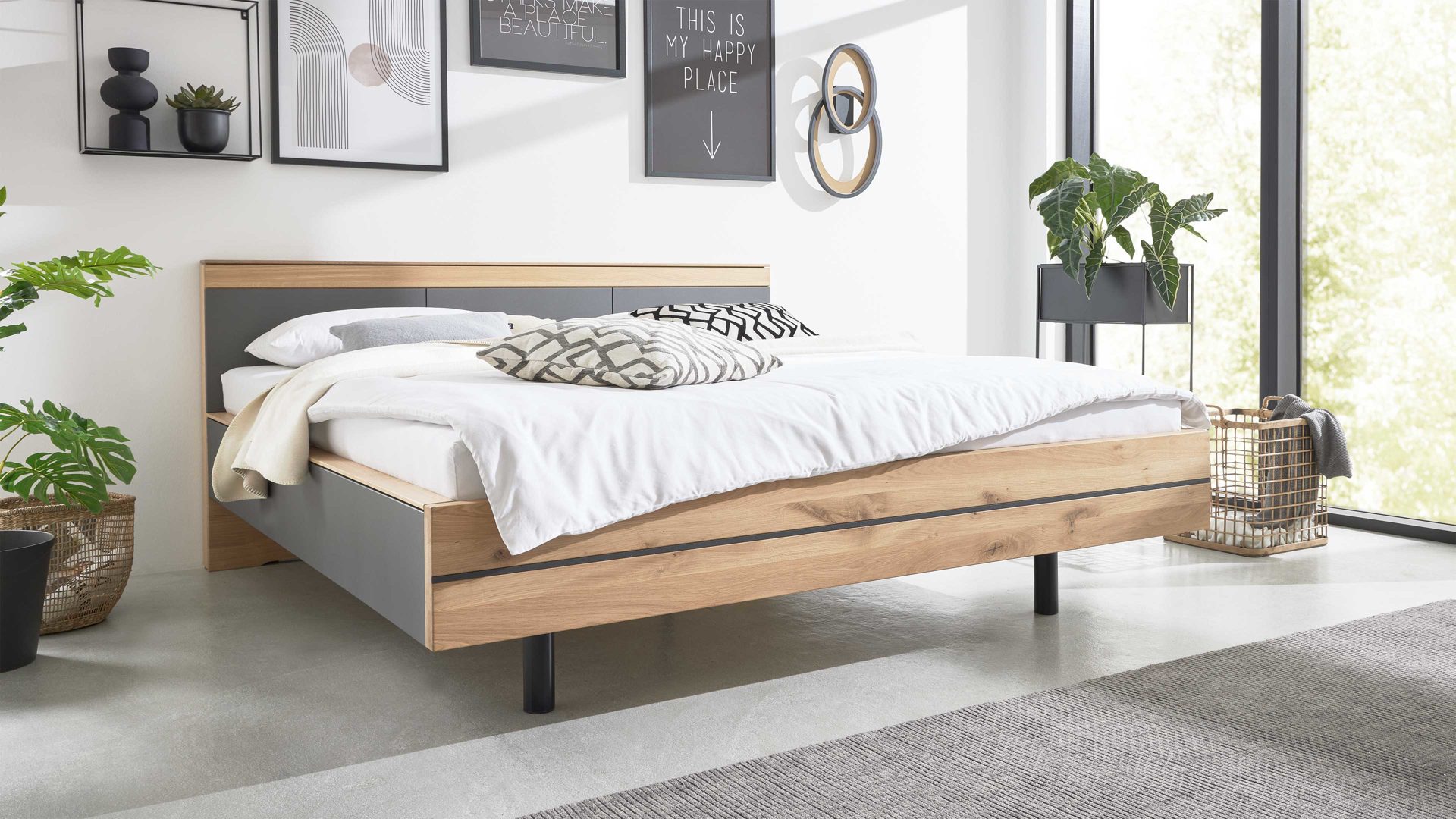 Bettgestell Interliving aus Holz in Holzfarben Interliving Schlafzimmer Serie 1029 – Bettgestell Wildeiche & Graphit - Liegefläche ca. 180 x 200 cm