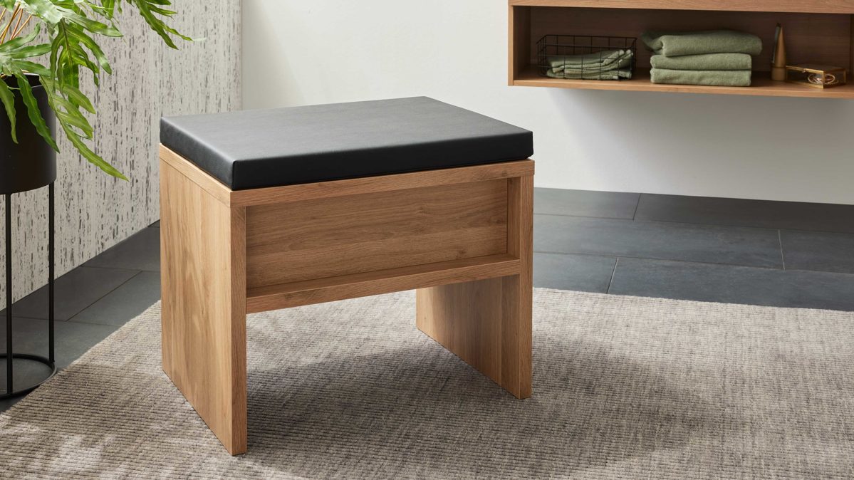 Hocker Interliving aus Holz in Holzfarben Interliving Bad Serie 7751 - Sitzhocker braune Cuneo Eiche & schwarzes Kunstleder - Länge ca. 60 cm