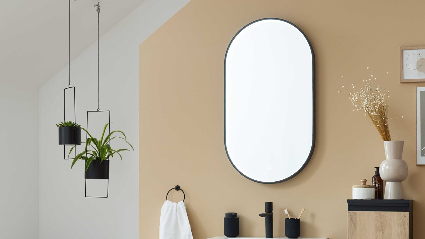 Wandspiegel Interliving aus Spiegel in Schwarz Interliving Bad Serie 3702 - Badezimmerspiegel 7771 ca. 50 x 90 cm