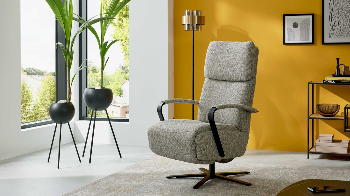 Relaxsessel Interliving aus Stoff in Hellgrau Interliving Sessel Serie 4565 silberfarbener Webstoff Jazz & schwarzer Sternfuß