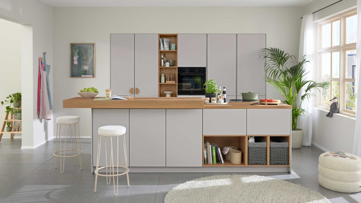 Einbauküche culineo® aus Holz in Hellgrau Culineo® Einbauküche C615 mit BORA Induktionsfeld Seidengrau & Eiche Como - zweizeilig