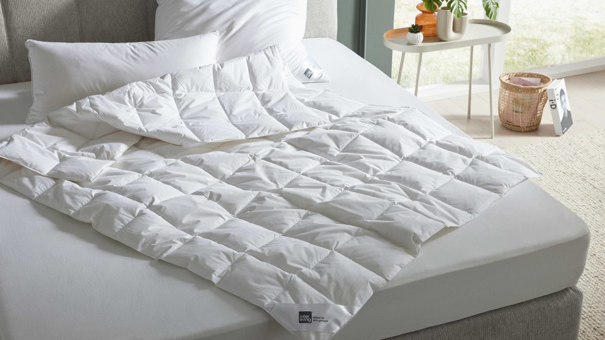 Daunendecke Interliving aus Federn + Daunen in Weiß Interliving Bettdecke Serie 9212 - Daunendecke extraleicht, ca. 240 g Daunen & Federn - ca. 135 x 200 cm