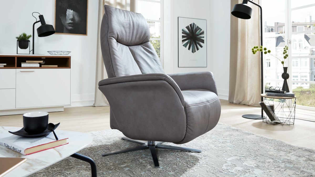 Relaxsessel Interliving aus Leder in Grau Interliving Sessel Serie 4550 - Sessel manuelle Funktionen - titanfarbenes LongLife-Leder & edelstahlfarbener Tellerfuß