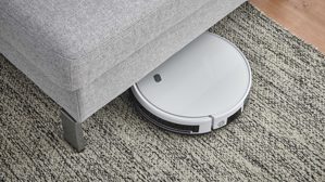 Polsterhocker SOFAkultur aus Stoff in Hellgrau SOFAkultur Programm SK 239 - Polsterhocker hellgraues Flachgewebe Mono & Metallfüße 222 - ca. 70 x 70 cm