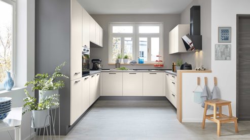 Einbauküche culineo® aus Holz in Weiß Culineo® Einbauküche C615 mit privileg Einbaugeräten Magnolia - Stellfläche ca. 305 x 310 cm