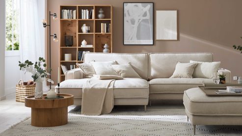 Ecksofa Roomio® aus Stoff in Creme Roomio® No. 4102 - Ecksofa naturfarbene Chenille Roma & toffeefarbene Metallfüße F1204 - Stellfläche ca. 190 x 272 cm