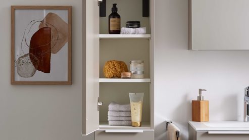 Hängeschrank Interliving aus Holz in Beige Interliving Bad Serie 3710 - Hängeschrank links, eine Tür & zwei Schubladen - Macchiato, Höhe ca. 130 cm