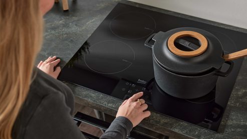 Einbauküche culineo® aus Holz in Grün Culineo® Einbauküche C684 mit Einbaugeräten Schilf, Eiche Sierra & Schwarz - zweizeilig