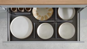 Einbauküche culineo® aus Holz in Hellblau Culineo® Einbauküche C357 mit SIEMENS Einbaugeräten Sky & Eiche Honig - zweizeilig