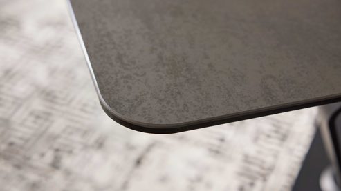 Couchtisch Interliving aus Keramik in Dunkelgrau Interliving Couchtisch Serie 6232 titanfarbene Keramik & schwarzer Stahl - 80-137 x 80 cm