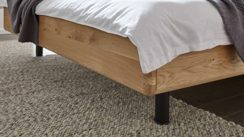 Bettgestell Interliving aus Holz in Grau Interliving Schlafzimmer Serie 1015 – Bettgestell sienafarbener Bezug Kano 9811 & Wildeiche – Liegefläche ca. 160 x 200 cm