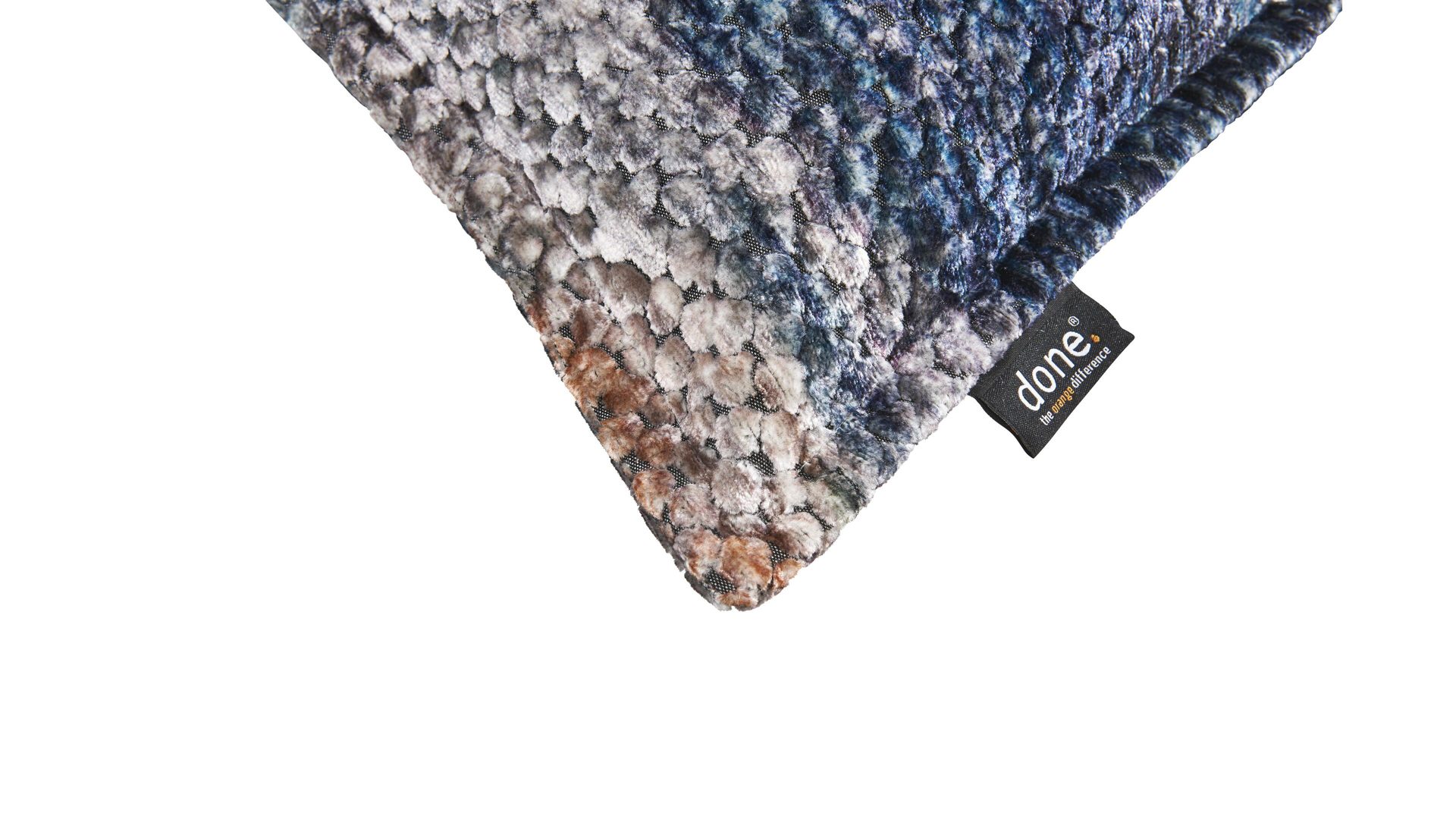 Kissenbezug /-hülle Done.® aus Stoff in Blau done.® Kissenhülle Cushion Glam Colour blau gemusterter Samt – ca. 40 x 60 cm