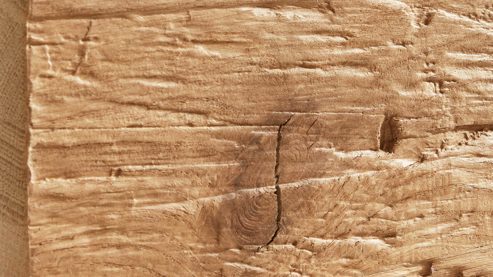 Kleiderschrank Interliving aus Holz in Weiß Interliving Schlafzimmer Serie 1025 – Kleiderschrank Weiß & Balkeneiche gehackt - sechs Türen, Breite ca. 299 cm