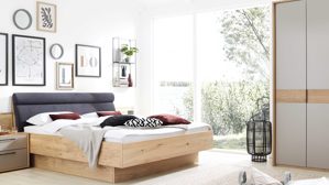 Bettgestell Interliving aus Holz in Anthrazit Interliving Schlafzimmer Serie 1023 – Bettgestell schwebend, Liegefläche ca. 200 x 200 cm - Balkeneiche & Anthrazit