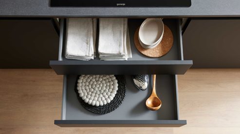 Einbauküche culineo® aus Holz in Schwarz Culineo® Einbauküche C357 mit XTRA CERAMIC Arbeitsplatte Mattschwarz - zweizeilig