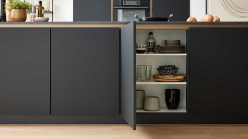 Einbauküche culineo® aus Holz in Schwarz Culineo® Einbauküche C357 mit XTRA CERAMIC Arbeitsplatte Mattschwarz - zweizeilig