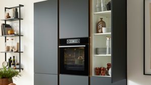 Einbauküche culineo® aus Holz in Schwarz Culineo® Einbauküche C357 mit XTRA CERAMIC Arbeitsplatte Mattschwarz - zweizeilig