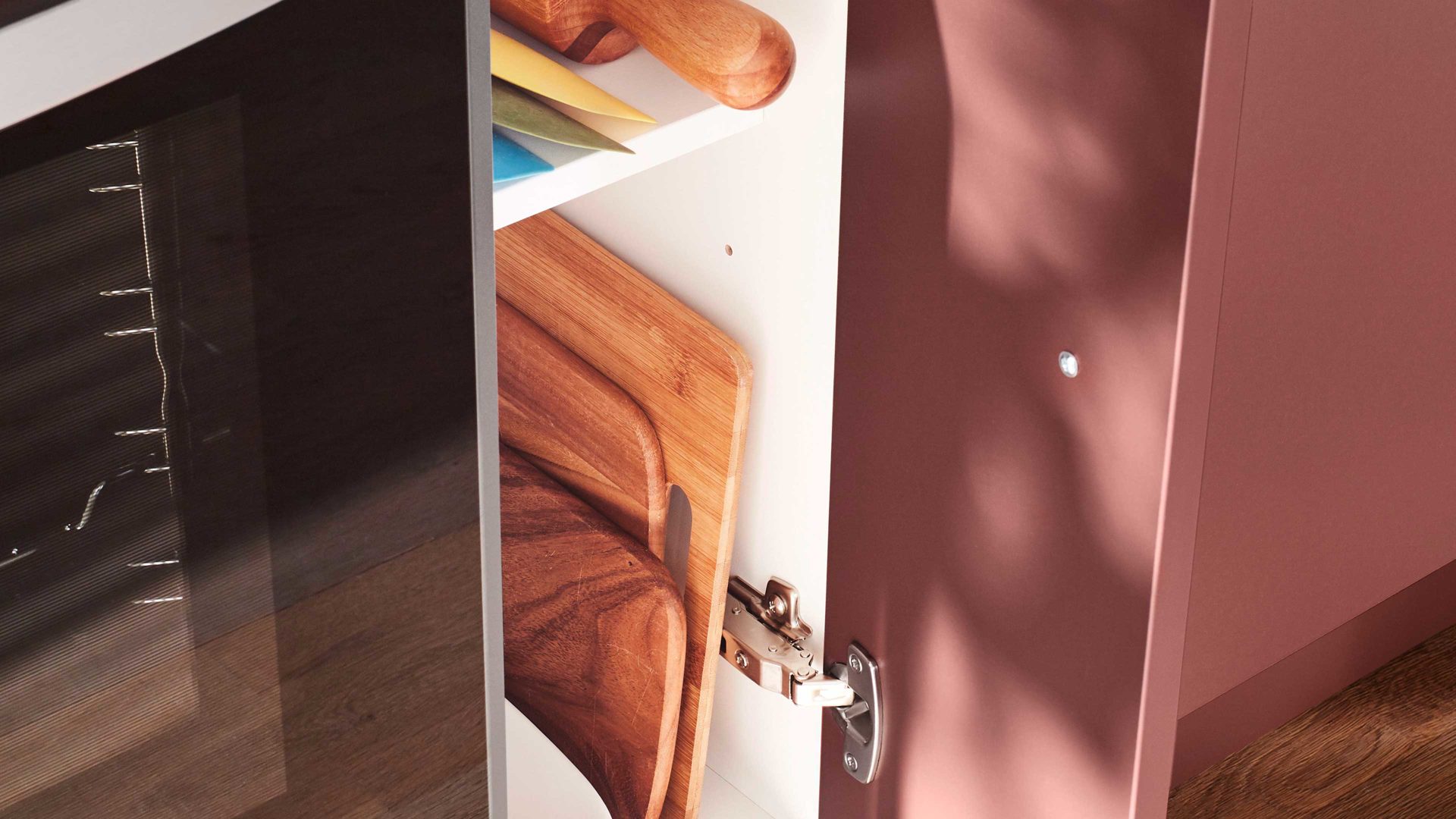 Einbauküche Nobilia® aus Holz in Dunkelrot nobilia® Einbauküche Easytouch mit Elektrogeräten Rostrot & Schiefergrau - Länge ca. 340 cm