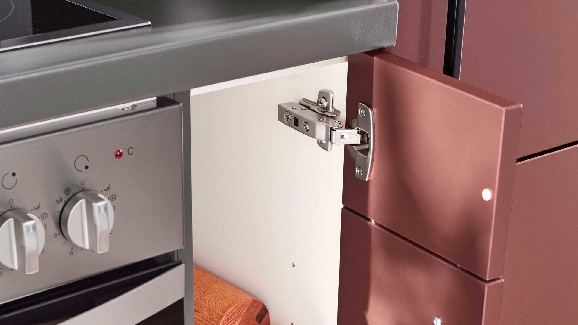 Einbauküche Nobilia® aus Holz in Dunkelrot nobilia® Einbauküche Easytouch mit Elektrogeräten Rostrot & Schiefergrau - Länge ca. 340 cm