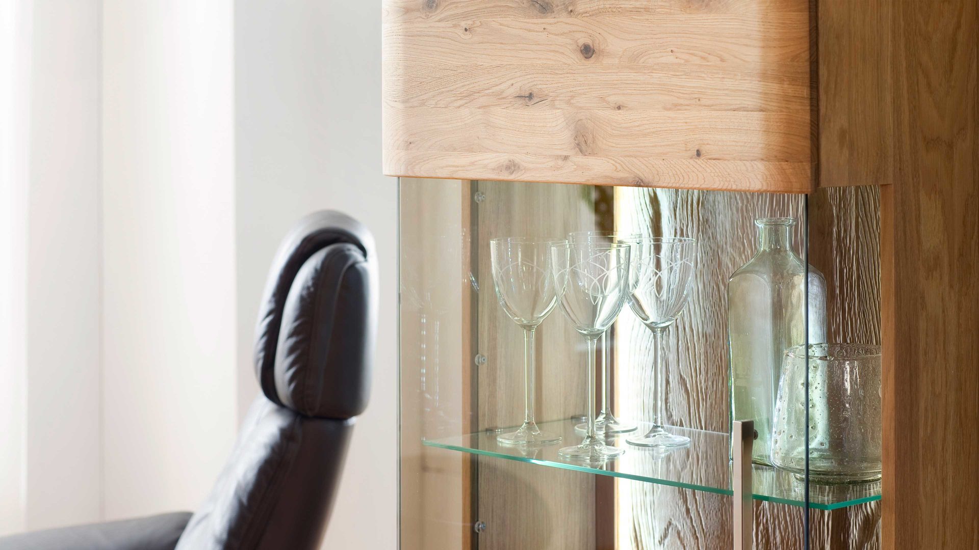 Wohnwand Mca direkt aus Holz in Holzfarben Wohnprogramm Santori - Wohnwand Eiche & Asteiche – dreiteilig, Breite ca. 320 cm