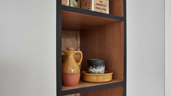 Einbauküche WERT KÜCHE® aus Holz in Hellgrau WERT KÜCHE® Nora mit AEG Einbaugeräten Kristallgrau & Onyxschwarz - zweiteilig