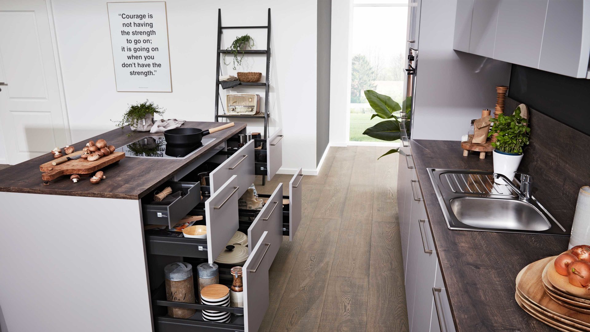 Einbauküche Interliving aus Holz in Grau Interliving Küche Serie 3028 mit Miele-Einbaugeräten Platingrau & Castell Eiche - zweizeilig