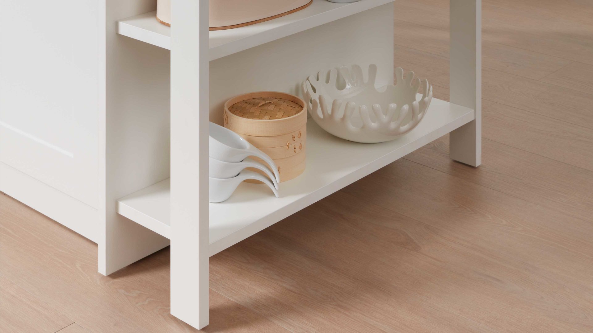 Einbauküche Interliving aus Holz in Weiß Interliving Küche Serie 3002 mit SIEMENS Einbaugeräten Weiß & Steineiche - zweizeilig