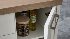 Einbauküche Interliving aus Holz in Weiß Interliving Küche Serie 3081 mit privileg Einbaugeräten Hochglanz Weiß & Natureiche - Stellfläche ca. 250 x 269 cm