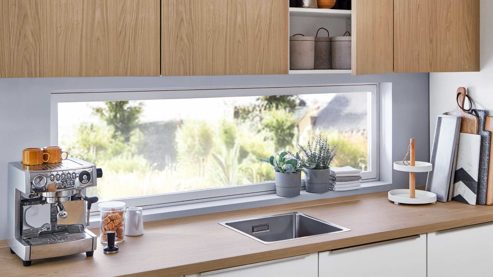 Einbauküche Nobilia® aus Holz in Weiß nobilia® Einbauküche Novalux mit gorenje Elektrogeräten Weiß & Eiche Como - zweizeilig