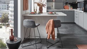 Einbauküche Nobilia® aus Holz in Grau nobilia® Einbauküche Senso mit Elektrogeräten, z. B.  Kühlschrank Schiefergrau - zweiteilig