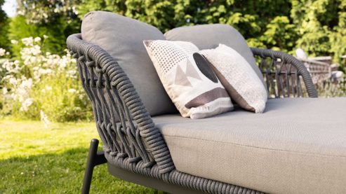 Gartenliege Interliving aus Kunstfaser in Grau Interliving Gartenmöbel Serie 7013 - Doppelliege grauer Olefin-Teddybezug, Rope & Aluminium