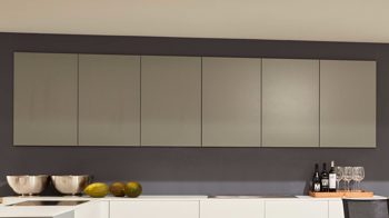 Systemküche WERT KÜCHE® aus Holz in Hellgrau WERT KÜCHE® Nova mit privileg Einbaugeräten Weiß & Achatgrau - Stellfläche 206 x 400 cm