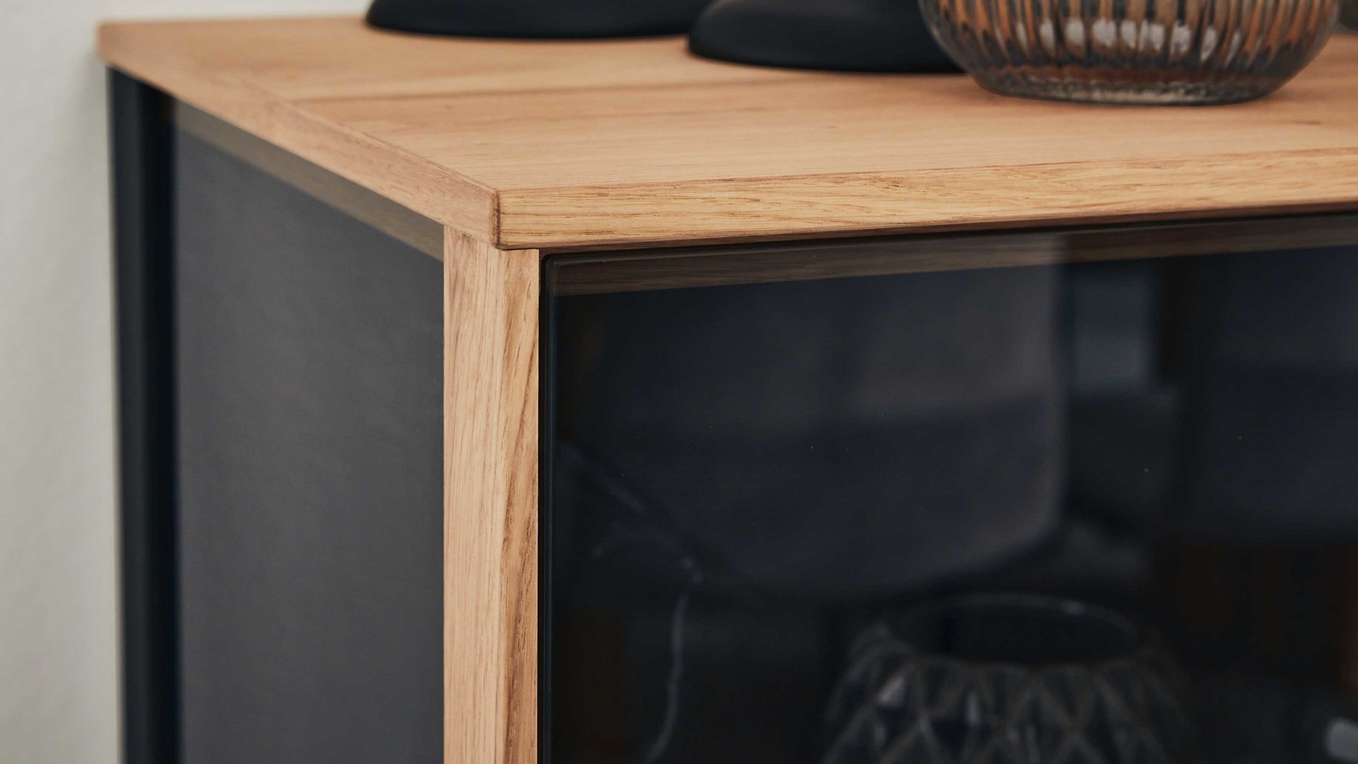 Sideboard Interliving aus Holz in Anthrazit Interliving Esszimmer Serie 5604 - Sideboard Anthrazit  & Eiche rustico- drei Türen, zwei Schubladen