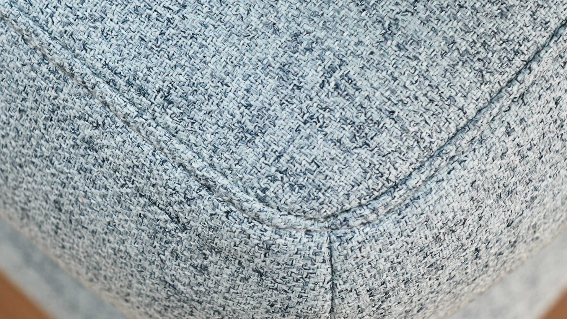 Schlafsofa Restyl aus Stoff in Hellblau Schlafsofa Rob eisblauer Bezug 55-6451 & Eichenholzfüße