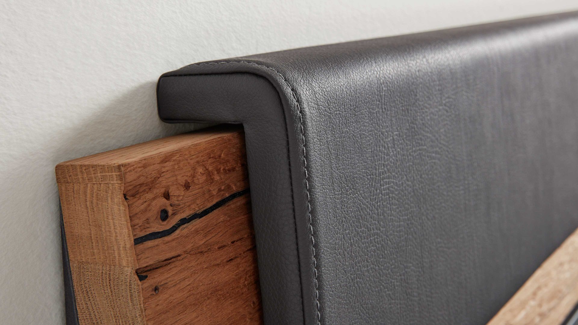 Kopfstütze Interliving aus Stoff in Dunkelgrau Interliving Schlafzimmer Serie 1025 – Kopfteilpolster-Set 530449 Länge ca. 82 cm - graphitfarbenes Kunstleder