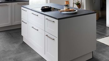 Einbauküche Nolte® küchen aus Holz in Grau nolte® Einbauküche Frame mit SIEMENS-Einbaugeräten Platingrau & Hennarot - zweizeilig