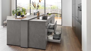 Einbauküche Nobilia® aus Holz in Dunkelgrau nobilia® Einbauküche Laser mit PROGRESS Elektrogeräten Vulkangrau & Schwarzglas - zweizeilig