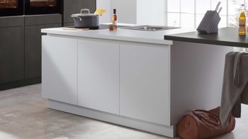 Einbauküche WERT KÜCHE® aus Holz in Dunkelgrau WERT KÜCHE® Nova mit SIEMENS Einbaugeräten Kristallweiß & Stahl dunkel – zweiteilig