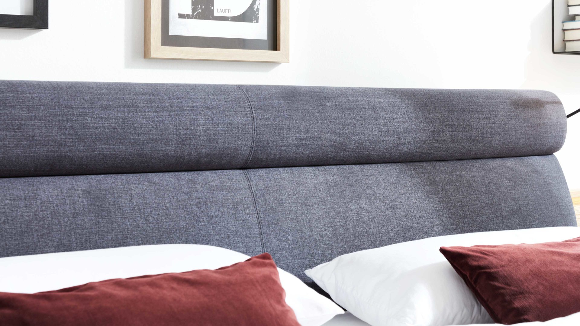 Bettgestell Interliving aus Holz in Anthrazit Interliving Schlafzimmer Serie 1023 – Bettgestell schwebend, Liegefläche ca. 180 x 200 cm - Balkeneiche & Anthrazit