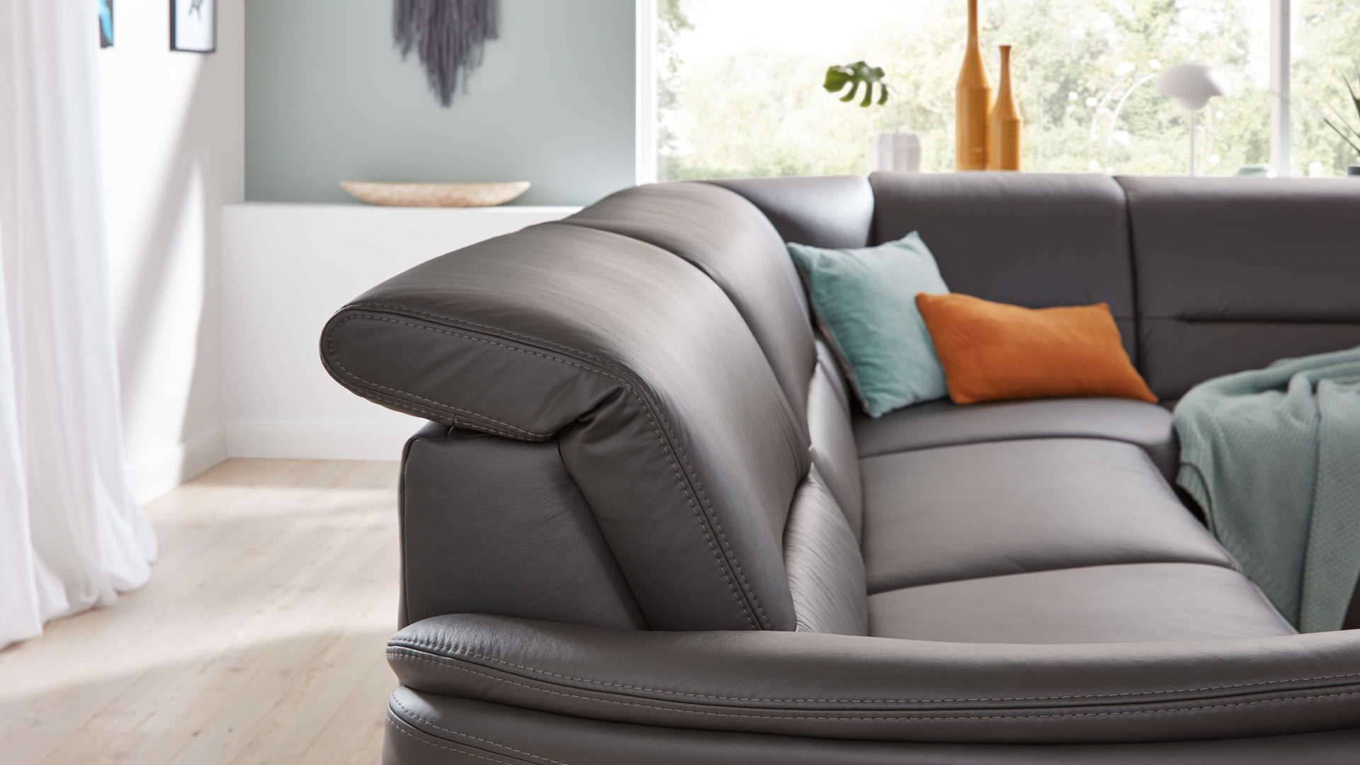 Ecksofa modulmaster aus Leder in Anthrazit Modulmaster MM-PN1148 - Ecksofa anthrazitfarbenes Leder Torro & Fuß Z002-M01 - Stellfläche ca. 294 x 255 cm