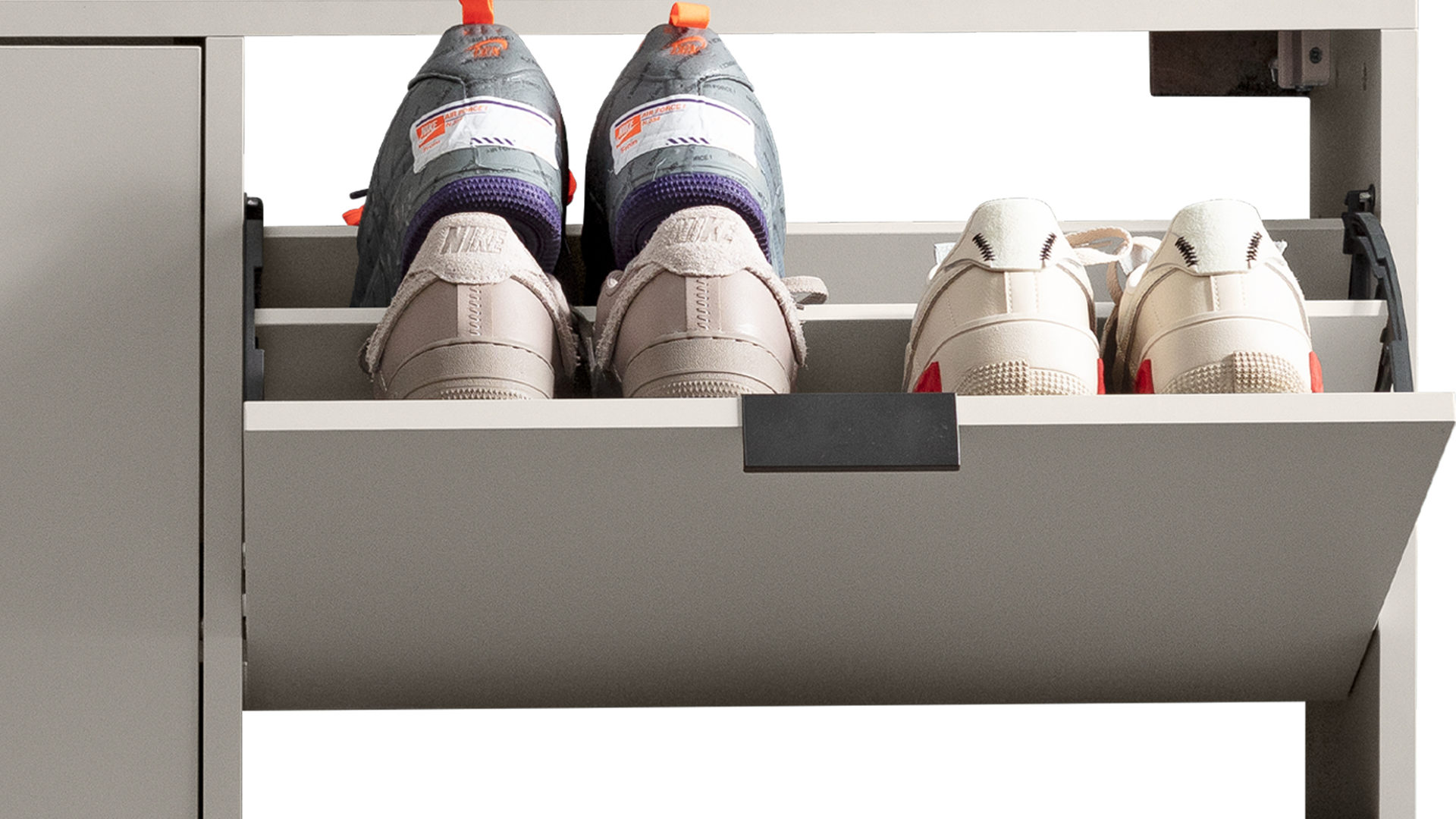 Schuhkipper Mäusbacher aus Holz in Hellgrau Kommodenserie Bonnie - Schuhschrank kreidegrauer Mattlack - vier Klapptüren, Breite ca. 120 cm