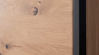 Highboard Mca direkt aus Holz in Holzfarben Wohnprogramm Bari - Highboard Asteiche Bianco – eine Türe, Breite ca. 68 cm