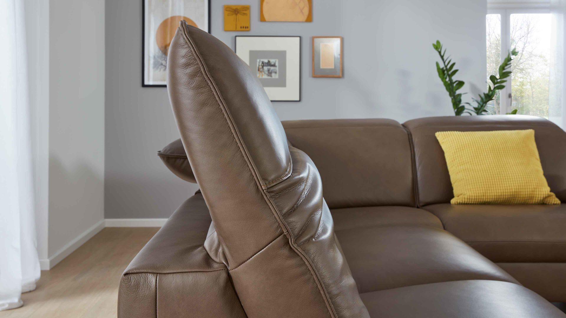 Ecksofa modulmaster aus Leder in Braun Modulmaster MM-PN1137 - Ecksofa steinfarbenes Leder Torro & schwarze Metallfüße - Stellfläche ca. 297 x 245 cm