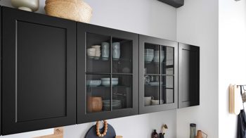 Einbauküche WERT KÜCHE® aus Holz in Schwarz WERT KÜCHE® Vida mit SIEMENS Einbaugeräten Lavaschwarz Satin & Wildeiche natur - zweiteilig