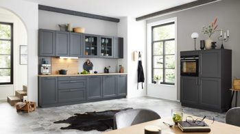 Einbauküche WERT KÜCHE® aus Holz in Schwarz WERT KÜCHE® Vida mit SIEMENS Einbaugeräten Lavaschwarz Satin & Wildeiche natur - zweiteilig