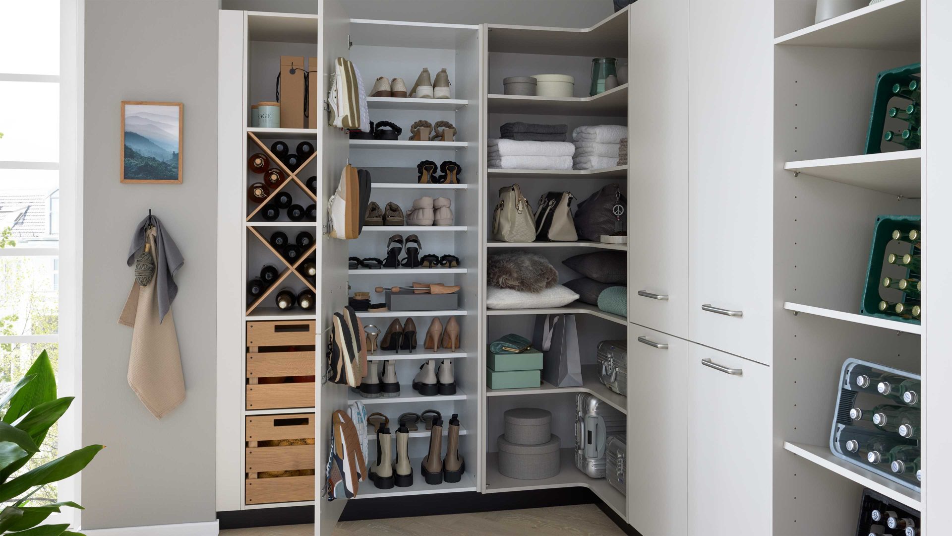 Einbauküche WERT KÜCHE® aus Holz in Weiß WERT KÜCHE® Nova - Hauswirtschaftsraumlösung Muschelweiß - Stellfäche ca. 195 x 258 cm